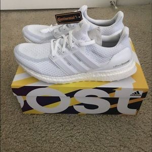 DS Adidas Triple White Ultra Boost 2.0